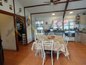 Guayllabamba, Casa amplia en terreno de 1500 m²