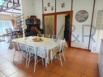 Guayllabamba, Casa amplia en terreno de 1500 m²