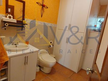 Guayllabamba, Casa amplia en terreno de 1500 m²