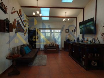 Guayllabamba, Casa amplia en terreno de 1500 m²