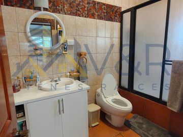 Guayllabamba, Casa amplia en terreno de 1500 m²