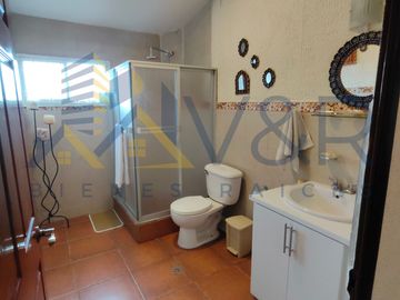 Guayllabamba, Casa amplia en terreno de 1500 m²