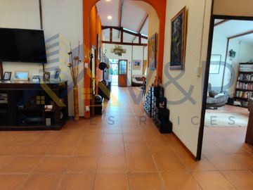 Guayllabamba, Casa amplia en terreno de 1500 m²
