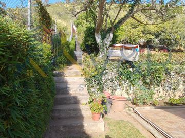 Guayllabamba, Casa amplia en terreno de 1500 m²