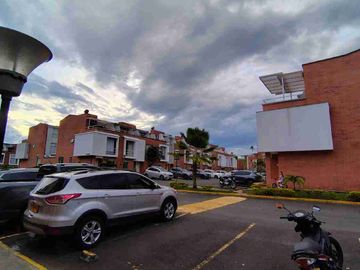 ,🏠vendo hermosa casa Duplex Pereira