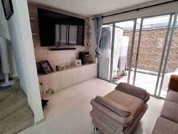 ,🏠vendo hermosa casa Duplex Pereira