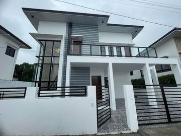 For Sale-10M-Preselling Single Detached House & Lot w/Master's Bedroom w/ Toilet & Bath & 4 Bedrooms, located at Brgy. Mabini, Lipa City, Batangas