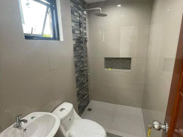 For Sale-10M-Preselling Single Detached House & Lot w/Master's Bedroom w/ Toilet & Bath & 4 Bedrooms, located at Brgy. Mabini, Lipa City, Batangas