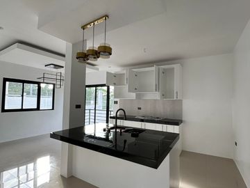 For Sale-11M-Preselling Single Detached House & Lot w/Master's Bedroom w/ Toilet & Bath &4 Bedrooms, located at Brgy. Mabini, Lipa City, Batangas