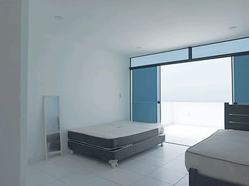 Casa de 3 pisos exclusiva en 1era fila frente al mar ubicado en el hermoso CONDOMINIO ECOLÓGICO PLAYA GRECIA