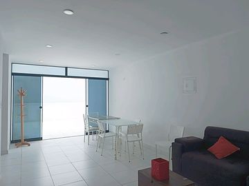 Casa de 3 pisos exclusiva en 1era fila frente al mar ubicado en el hermoso CONDOMINIO ECOLÓGICO PLAYA GRECIA
