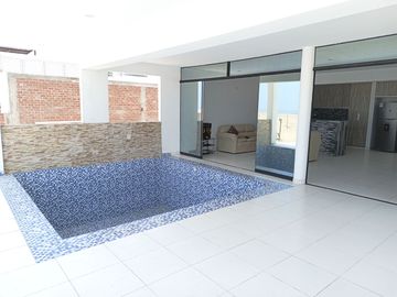 Casa de 3 pisos exclusiva en 1era fila frente al mar ubicado en el hermoso CONDOMINIO ECOLÓGICO PLAYA GRECIA
