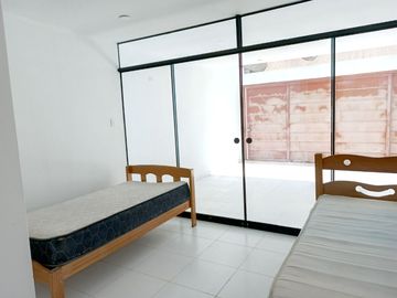 Casa de 3 pisos exclusiva en 1era fila frente al mar ubicado en el hermoso CONDOMINIO ECOLÓGICO PLAYA GRECIA