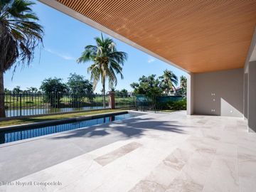 Residencia de Lujo en venta en Los Tigres Residencial – Nuevo Vallarta.