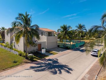 Residencia de Lujo en venta en Los Tigres Residencial – Nuevo Vallarta.