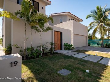 Residencia de Lujo en venta en Los Tigres Residencial – Nuevo Vallarta.