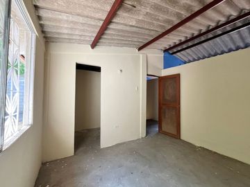 Venta de casa de 2 plantas,  Urbanización Beata Mercedes Molina