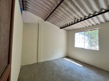 Venta de casa de 2 plantas,  Urbanización Beata Mercedes Molina