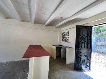 Venta de casa de 2 plantas,  Urbanización Beata Mercedes Molina