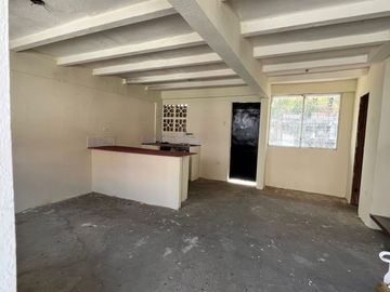 Venta de casa de 2 plantas,  Urbanización Beata Mercedes Molina
