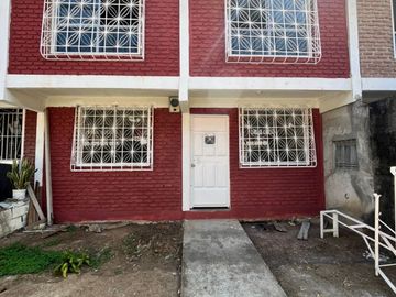 Venta de casa de 2 plantas,  Urbanización Beata Mercedes Molina