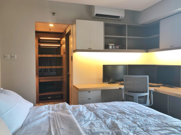 FOR SALE: Two Bedroom (Newly renovated) at Joya South Rockwell, Makati.