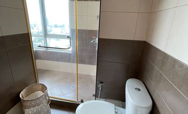 🌟 FOR LEASE: Spacious 2BR Suite with Parking in Sapphire Residences, BGC - Php 85,000/Month 🏙️