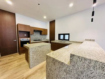 Residencia en Venta de 3 Recámaras en Temozón Norte