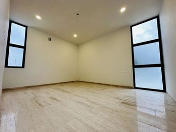 Residencia en Venta de 3 Recámaras en Temozón Norte