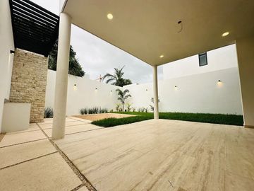 Residencia en Venta de 3 Recámaras en Temozón Norte