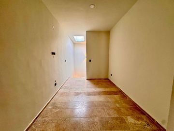 CASA EN VENTA EQUIPADA CON 1 RECÁMARA EN PB Y 3 RECÁMARAS EN PLANTA ALTA EN DZITYA