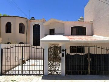 VENTA DE CASA EN JARDINES DE FLORIDA, SALTILLO, COAHUILA