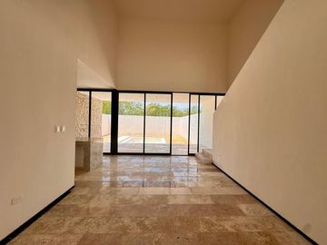 CASA EN VENTA DE 3 HABITACIONES CON ALBERCA Y CUARTO DE SERVICIO COMPLETO
