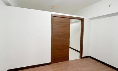 Non vat airbnb condo for sale in Pasay City Quantum Residences