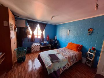 Valle del Yelcho. 5 D 3 baños, 138 en 84 de terreno, Huechuraba