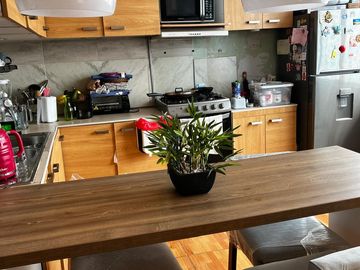 VENTA DE CASA DE TRES PISOS MAS ESTACIONAMIENTO  , URB. SAN JOAQUIN CALLAO $ 253,000