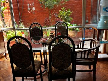 VENTA DE CASA DE TRES PISOS MAS ESTACIONAMIENTO  , URB. SAN JOAQUIN CALLAO $ 253,000