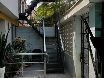 VENTA DE CASA DE TRES PISOS MAS ESTACIONAMIENTO  , URB. SAN JOAQUIN CALLAO $ 253,000