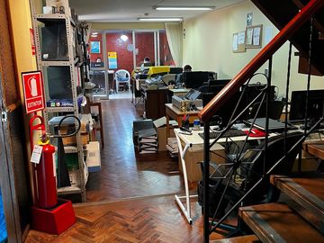 VENTA DE CASA DE TRES PISOS MAS ESTACIONAMIENTO  , URB. SAN JOAQUIN CALLAO $ 253,000