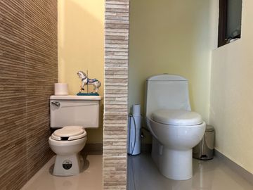 Exclusiva Finca en Venta con Elegante Diseño Mexicano y Caballerizas. Amueblada