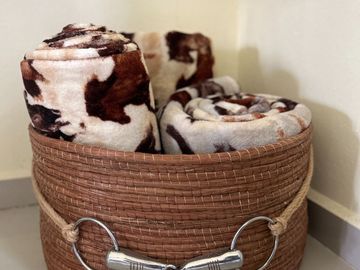 Exclusiva Finca en Venta con Elegante Diseño Mexicano y Caballerizas. Amueblada