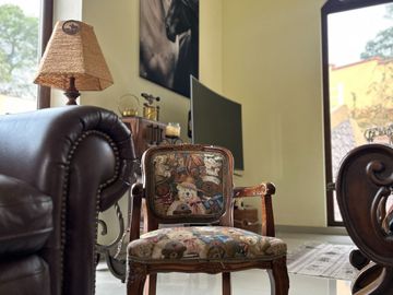Exclusiva Finca en Venta con Elegante Diseño Mexicano y Caballerizas. Amueblada