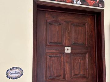Exclusiva Finca en Venta con Elegante Diseño Mexicano y Caballerizas. Amueblada