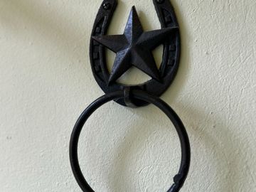 Exclusiva Finca en Venta con Elegante Diseño Mexicano y Caballerizas. Amueblada