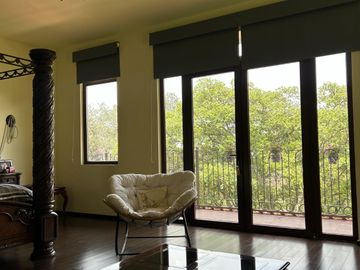 Exclusiva Finca en Venta con Elegante Diseño Mexicano y Caballerizas. Amueblada