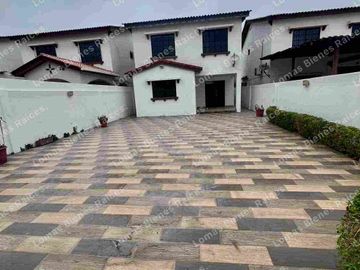 Se vende casa en Urbanización Terranostra