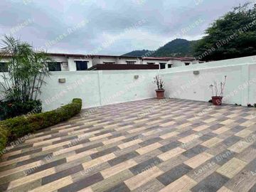Se vende casa en Urbanización Terranostra