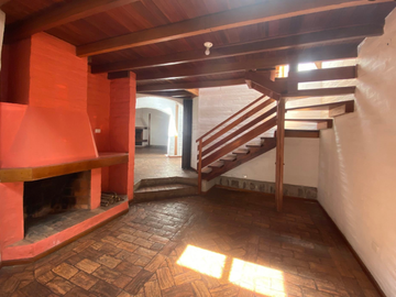 ESPECTACULAR CASA DE UNA PLANTA EN RENTA – ESTILO CAMPESTRE! VALLE DE LOS CHILLOS