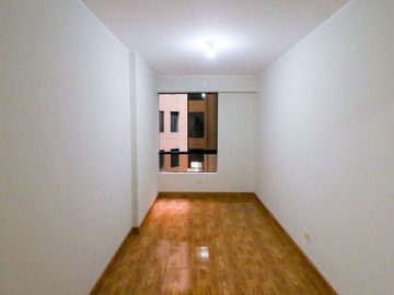 VENDO DPTO CON COCHERA EN VALLE HERMOSO ,SURCO