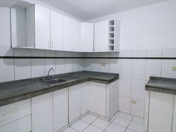 VENDO DPTO CON COCHERA EN VALLE HERMOSO ,SURCO